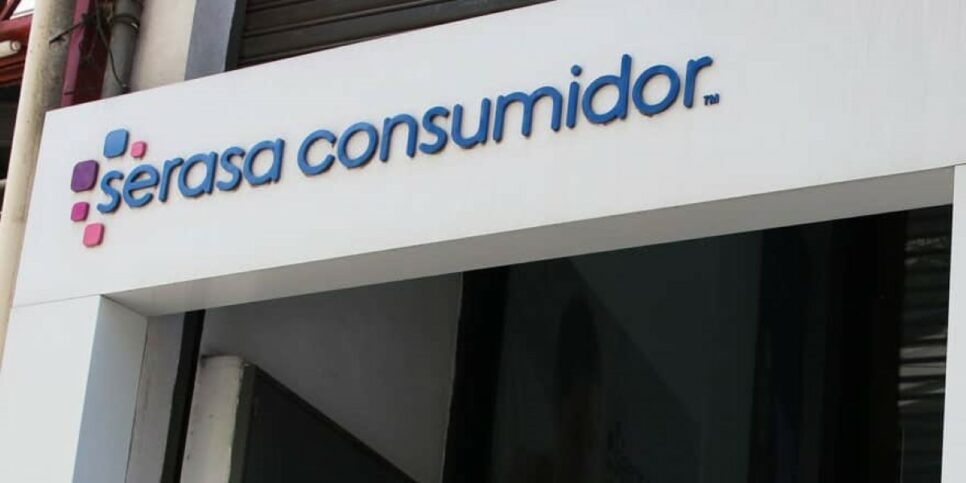 Novo auxílio do governo traz alívio para brasileiros com nome sujo no Serasa